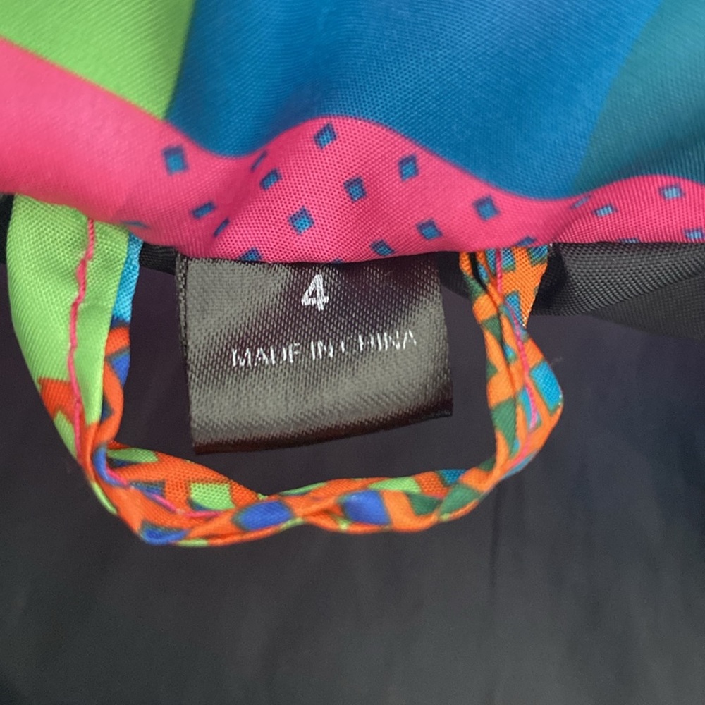 Puffer style jacket with patchwork look fabric front zipper two front pockets - Picture 8 of 12